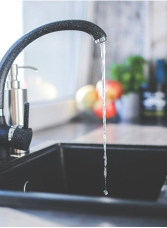 Мембранные или проточные: какой фильтр под мойку лучше для вашей семьи?